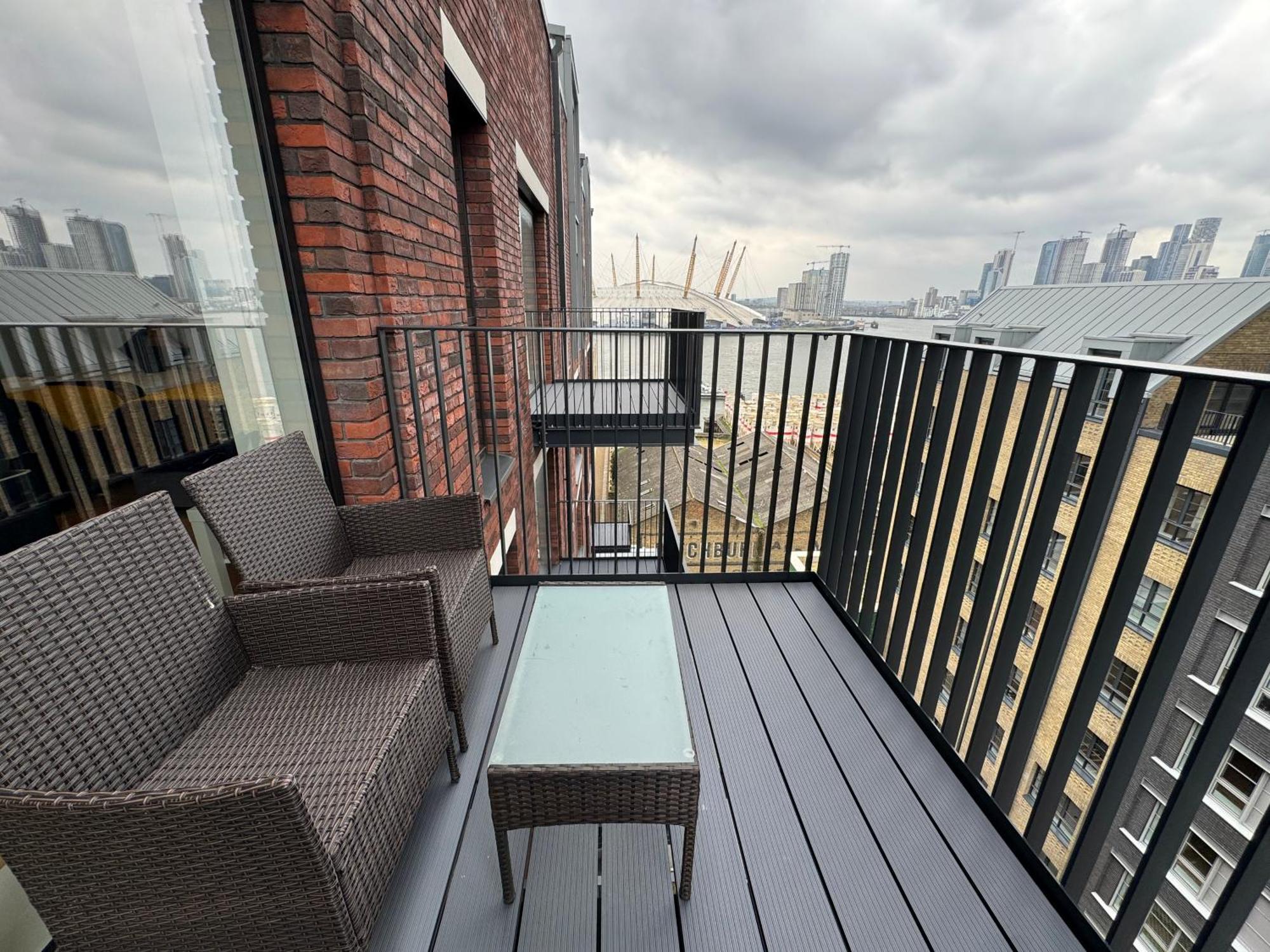 Ferienwohnung London Luxury Flat With Balcony, River View, O2 Arena, Excel, Canary Wharf, Station Exterior foto